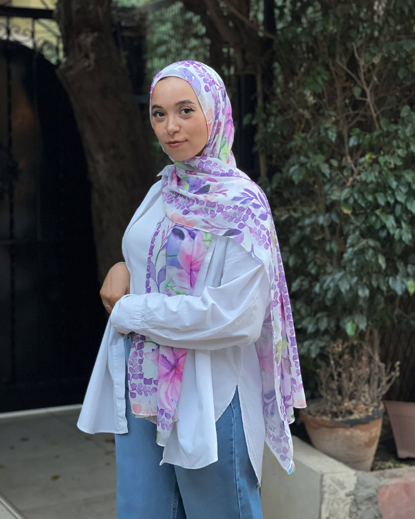 Tie Shop | Porcelain Dahlia طرحة شيفون - ايشارب شيفون