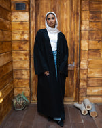 Tie Shop Remal open front long cardigan front view. كارديجان رمال طويل ومفتوح من تاي شوب، تصميم عصري أنيق للحجاب والملابس.