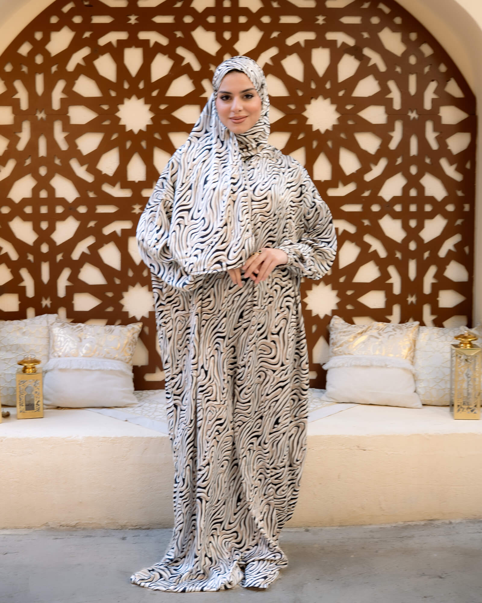 Tie Shop | Printed Satin Isdal | Ramadan Modest Wear 