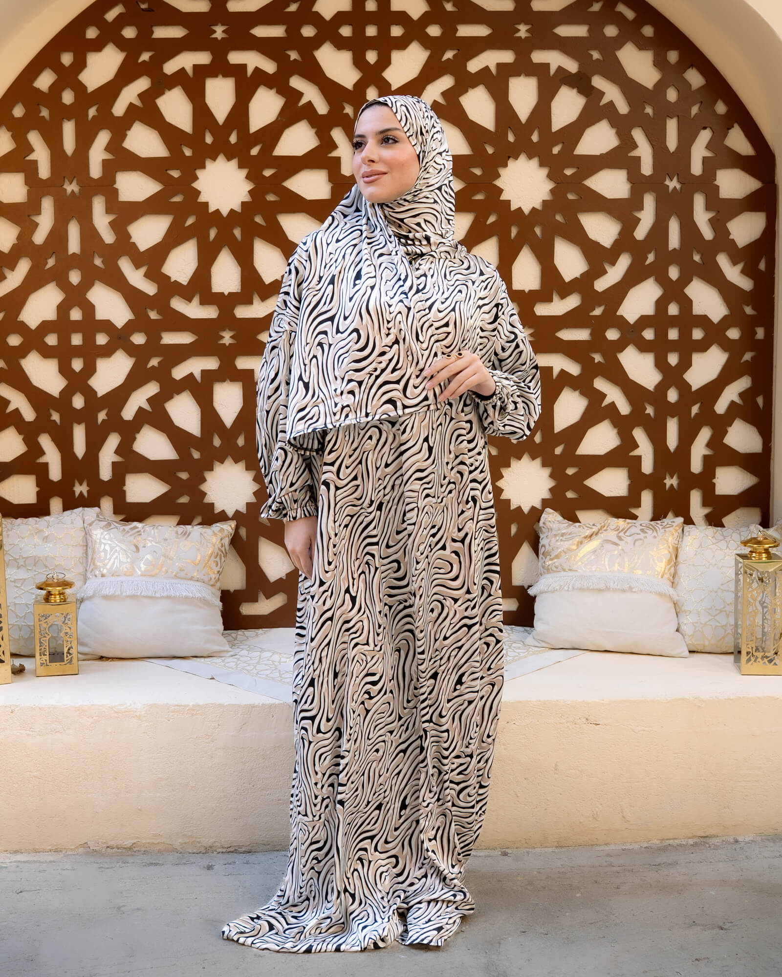 Tie Shop | Printed Satin Isdal | Ramadan Modest Wear 