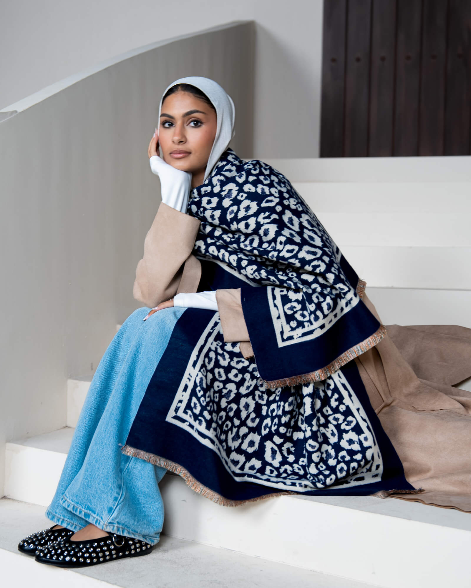 Tie Shop | Dreamy Shawl | Elegant Leopard Pattern