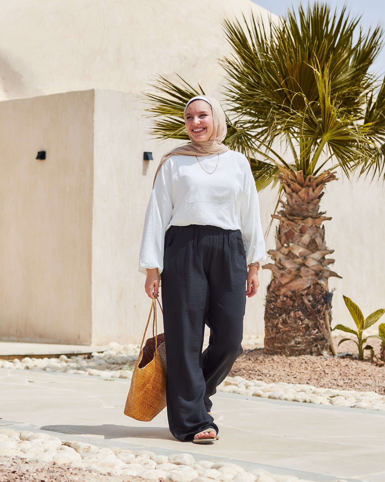 Wide Linen Pants بنطلون حرير واسع