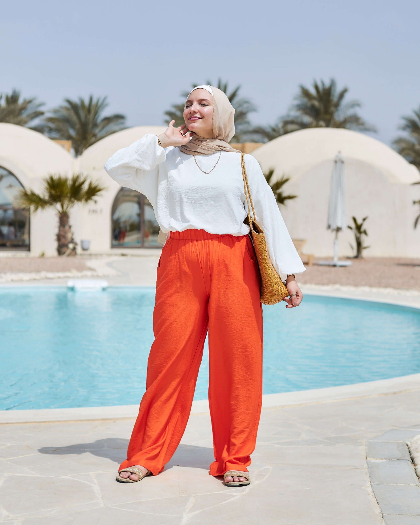 Wide Linen Pants بنطلون حرير واسع