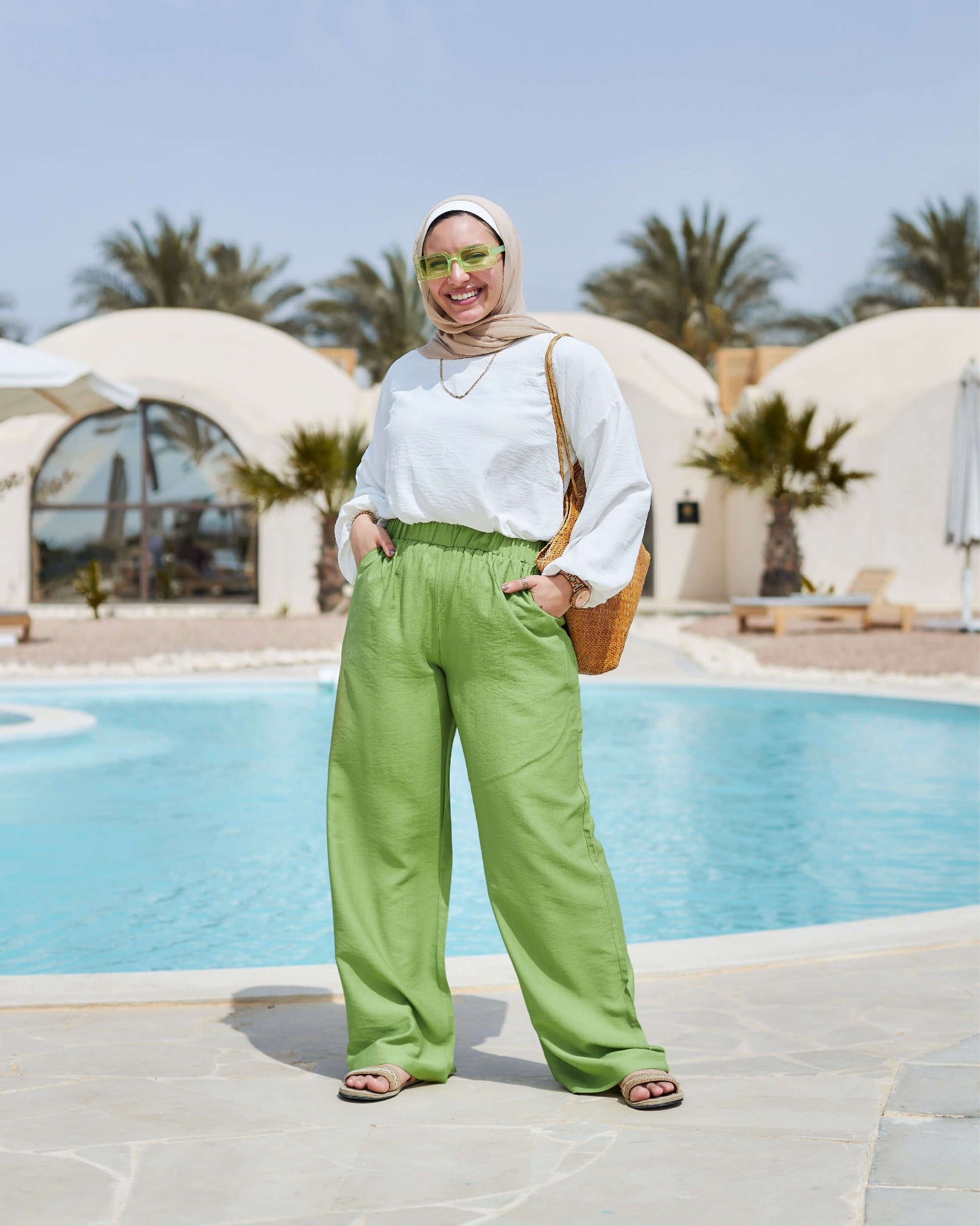 Wide Linen Pants بنطلون حرير واسع