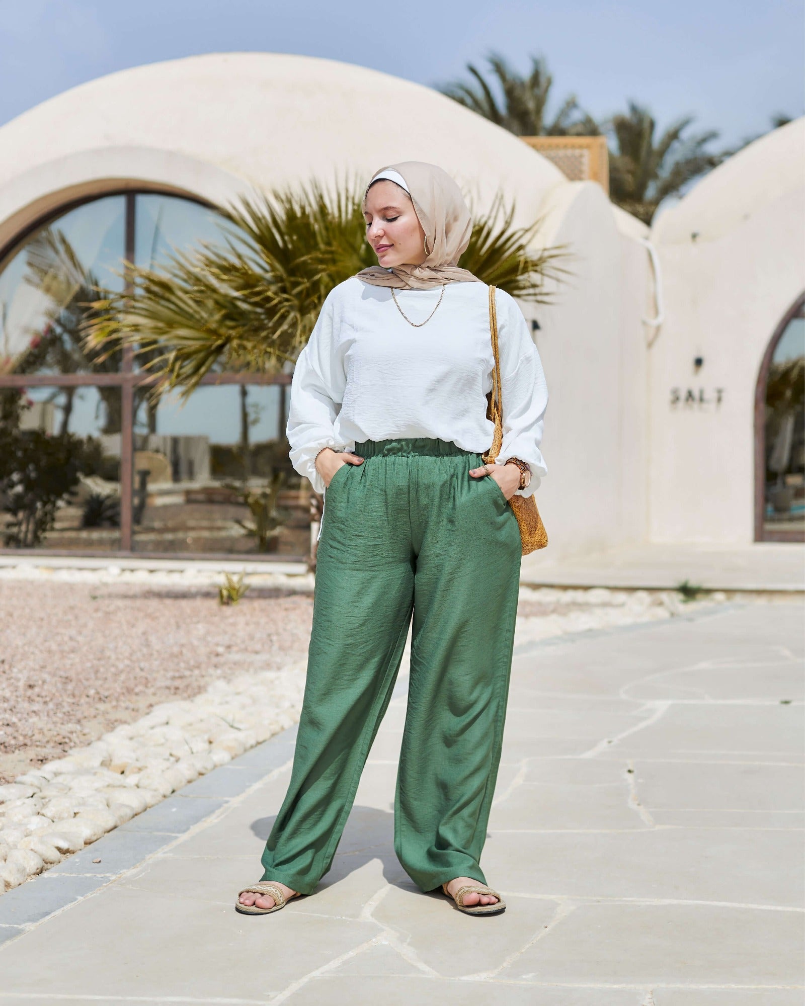 Wide Linen Pants بنطلون حرير واسع